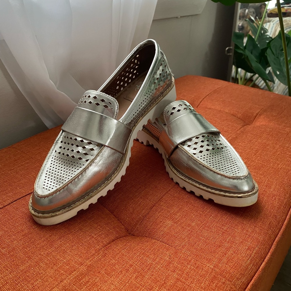 W8 Crown Vintage Dress Shoes